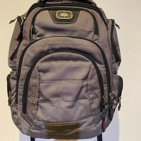 Ogio Backpack Gambit Pack Back/Silver - Picture 2 of 11